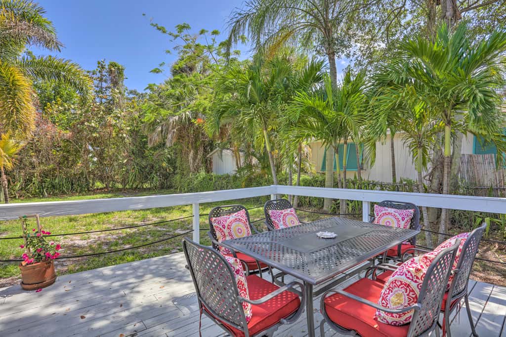 Lovely Cottage Near Downtown Stuart & Beaches