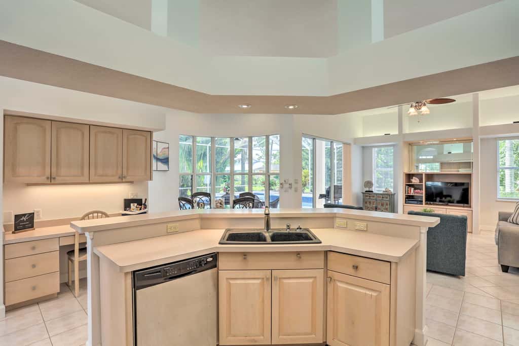 Private Pool & Hot Tub: Port St Lucie Escape