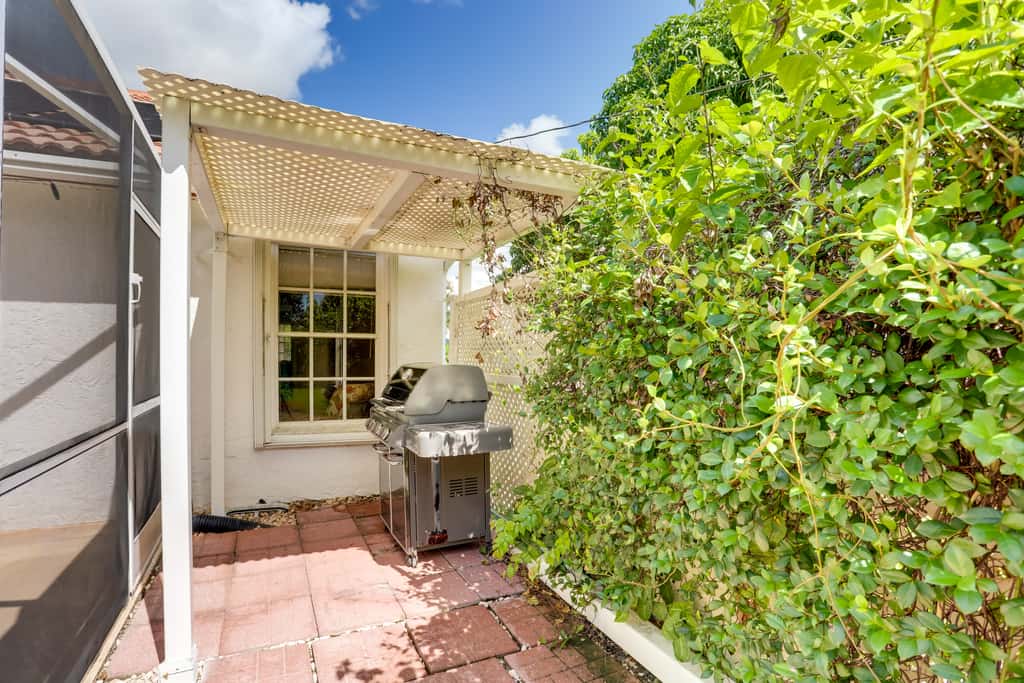 Pet-Friendly Port St Lucie Home - 7 Mi to Beaches!