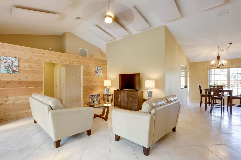 Pet-Friendly Port St Lucie Home - 7 Mi to Beaches!