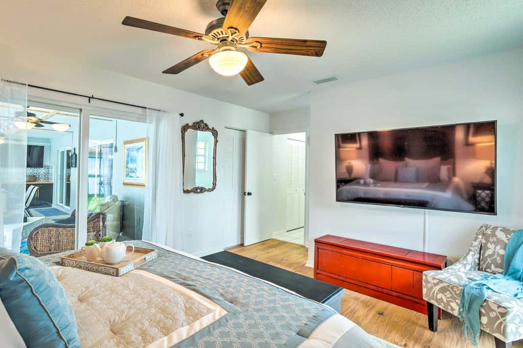 'Tropical Landing' Stuart Home w/ Pool + Grill!
