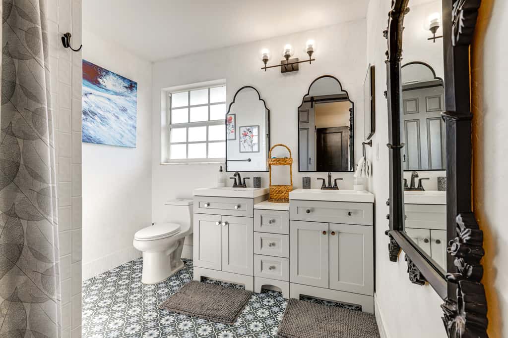 'Tropical Landing' Stuart Home w/ Pool + Grill!
