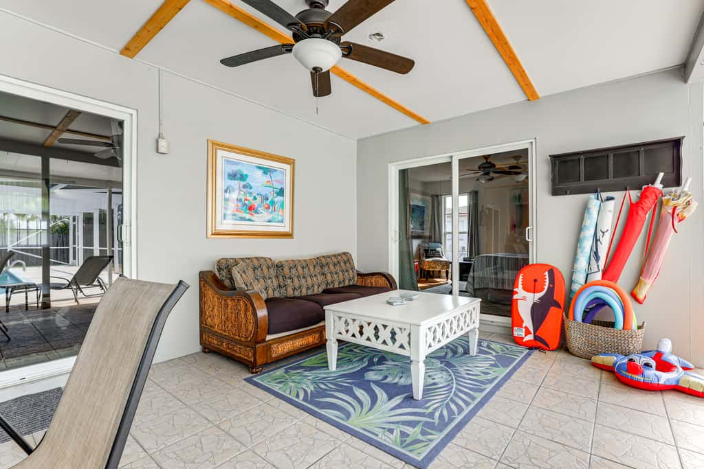 'Tropical Landing' Stuart Home w/ Pool + Grill!