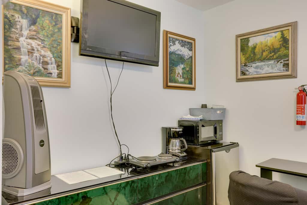Pet-Friendly Stuart Studio < 3 Mi to Downtown!