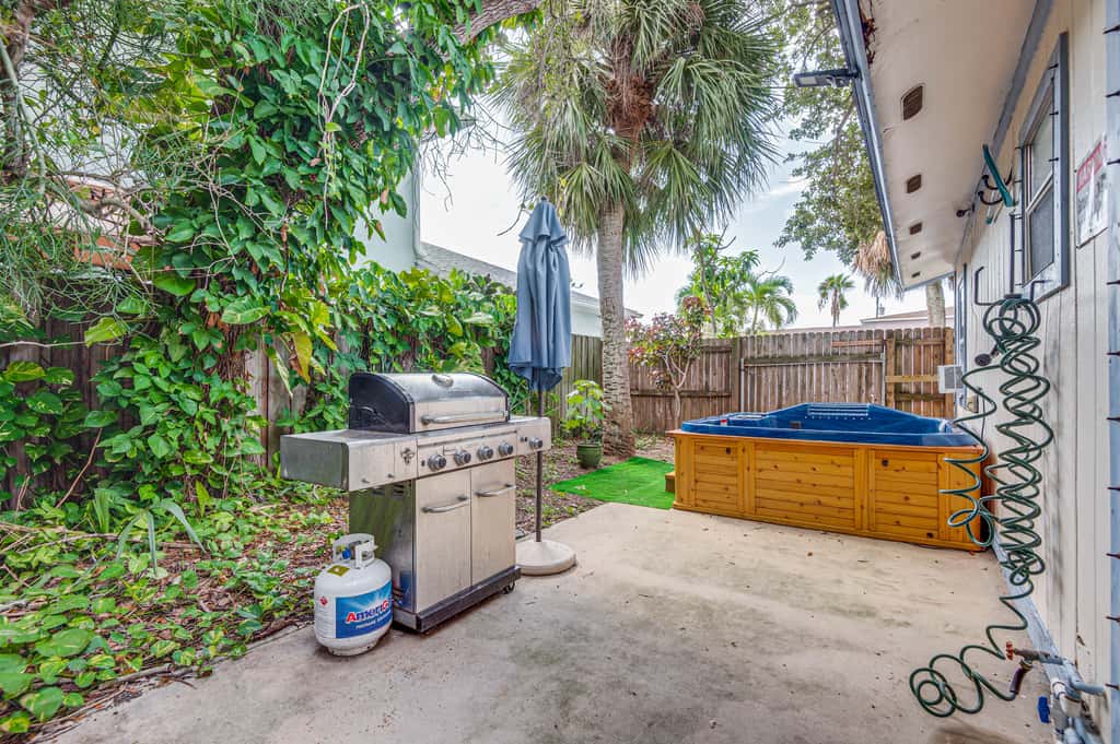 Cape Canaveral Cottage w/ Hot Tub: Walk to Beach