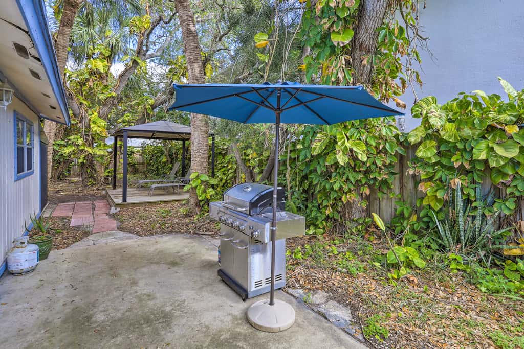 Cape Canaveral Cottage w/ Hot Tub: Walk to Beach