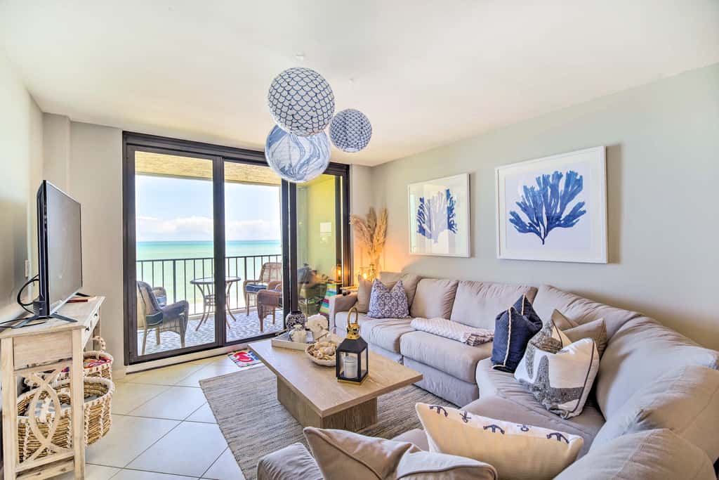 Lovely Fort Pierce Condo, Walk to Beach!