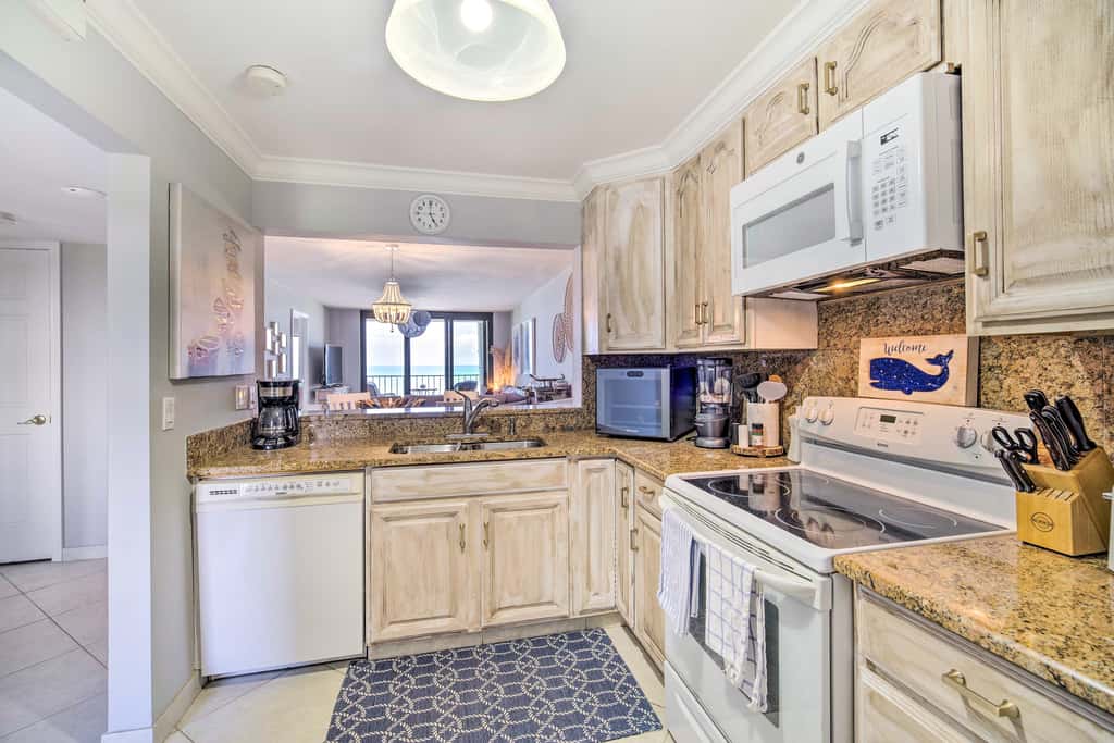 Lovely Fort Pierce Condo, Walk to Beach!