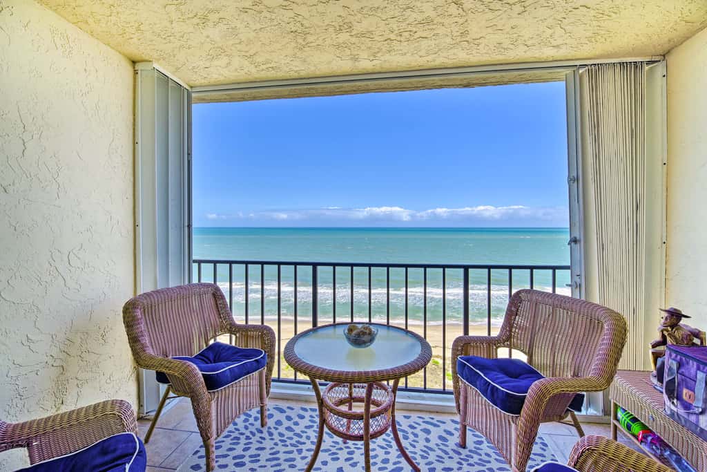 Lovely Fort Pierce Condo, Walk to Beach!