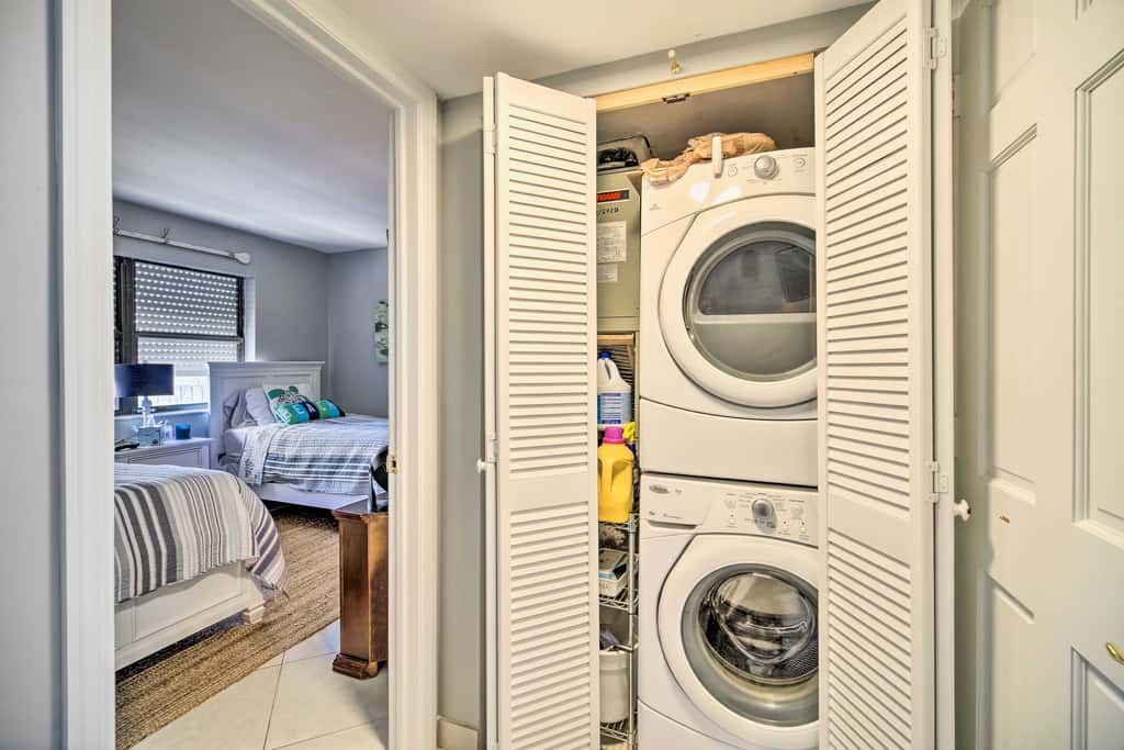 Lovely Fort Pierce Condo, Walk to Beach!