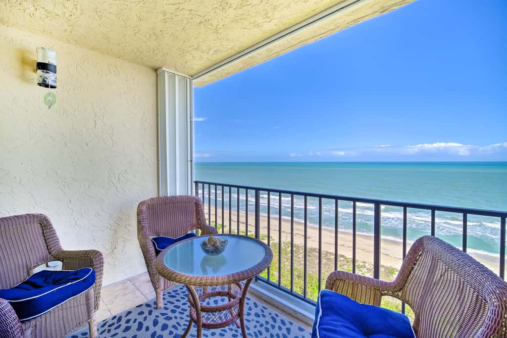 Lovely Fort Pierce Condo, Walk to Beach!