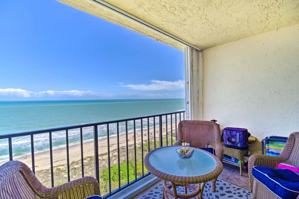 Lovely Fort Pierce Condo, Walk to Beach!