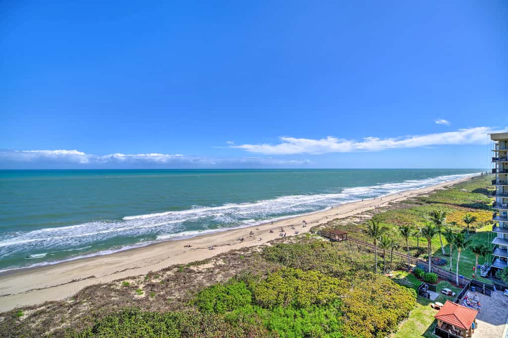Lovely Fort Pierce Condo, Walk to Beach!