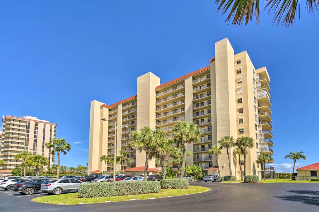 Lovely Fort Pierce Condo, Walk to Beach!