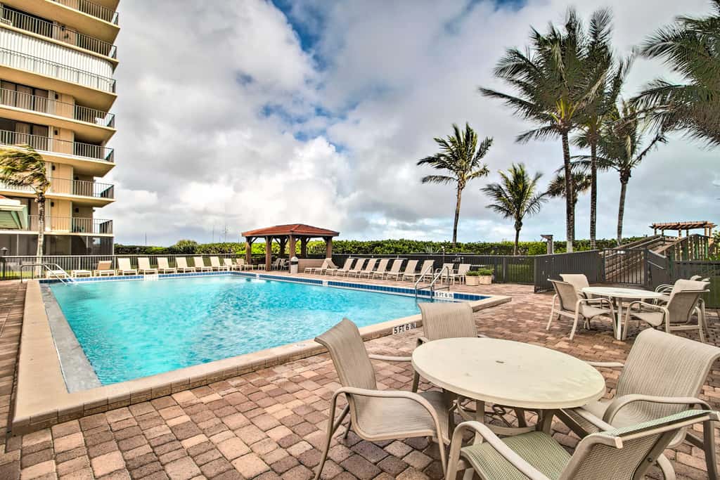 Lovely Fort Pierce Condo, Walk to Beach!