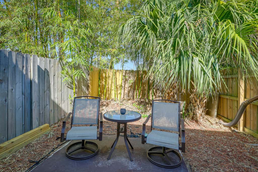 Breezy Cape Canaveral Townhome ~ 1 Mi to Beach!