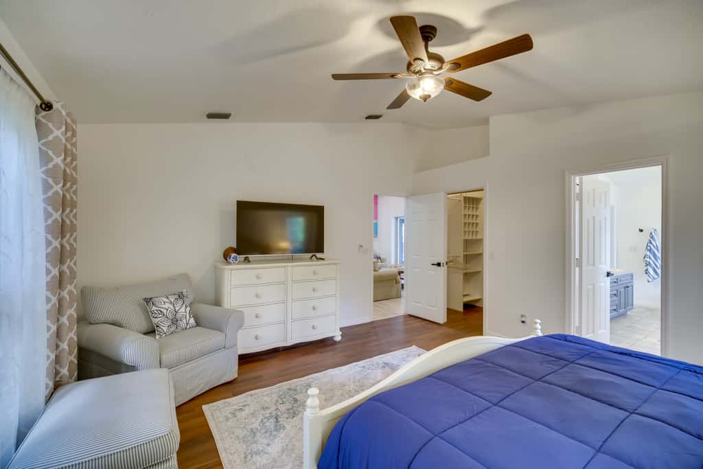 'Casa Blanco' Escape w/ Fire Pit in Sebastian!