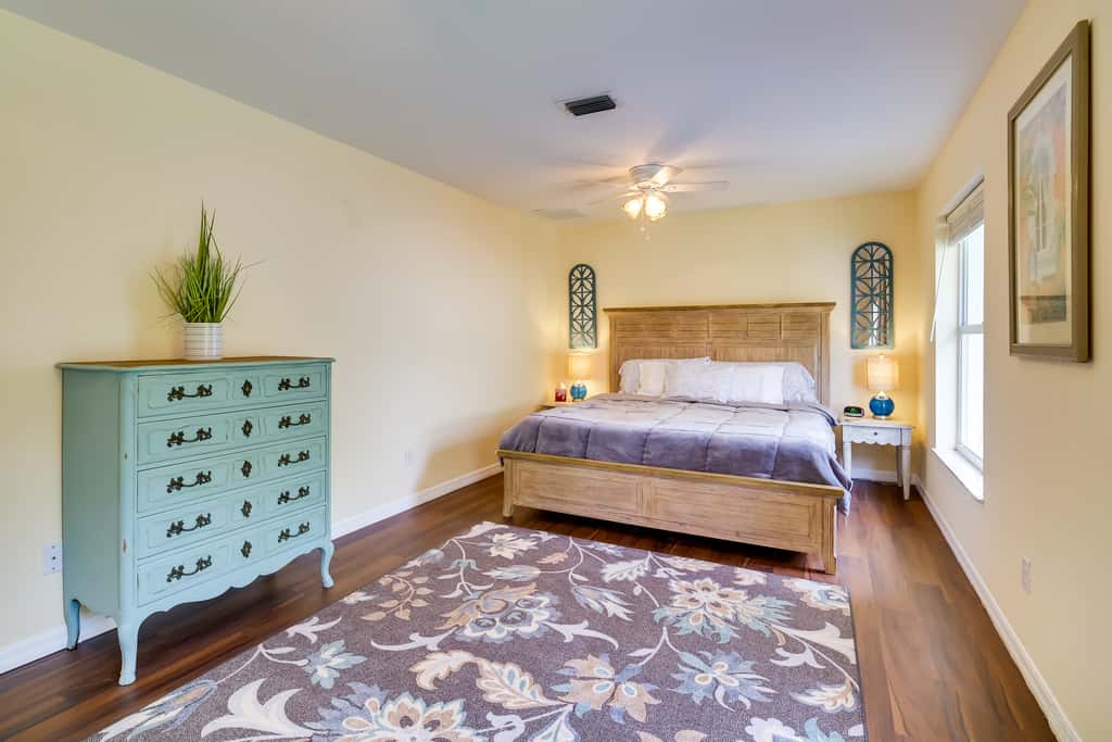 'Casa Blanco' Escape w/ Fire Pit in Sebastian!