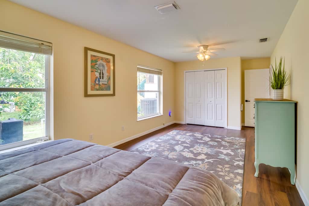 'Casa Blanco' Escape w/ Fire Pit in Sebastian!