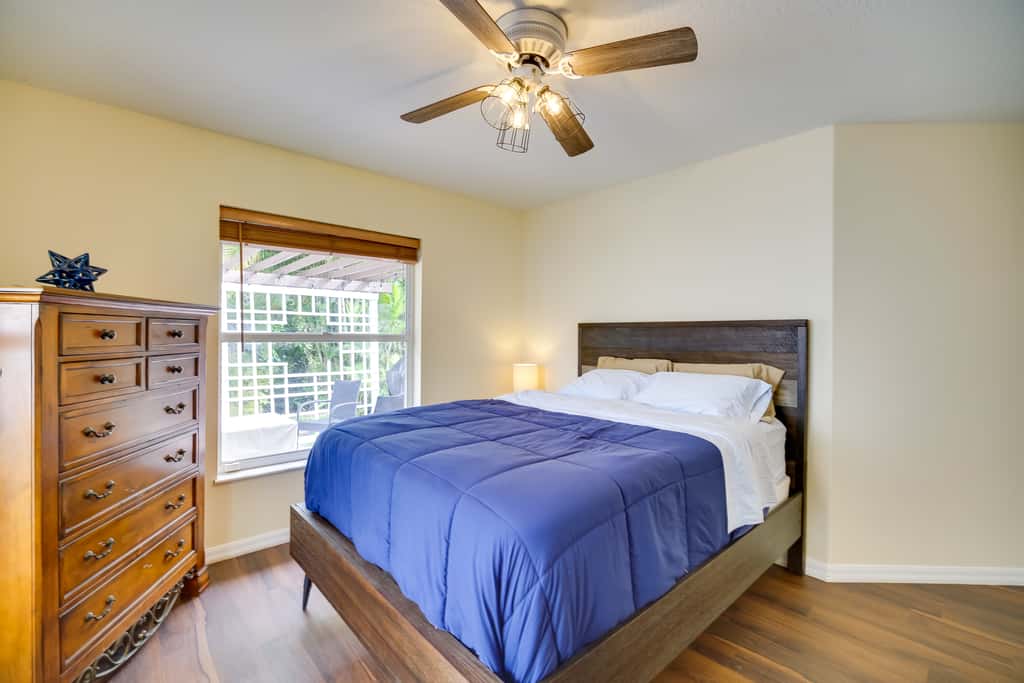 'Casa Blanco' Escape w/ Fire Pit in Sebastian!
