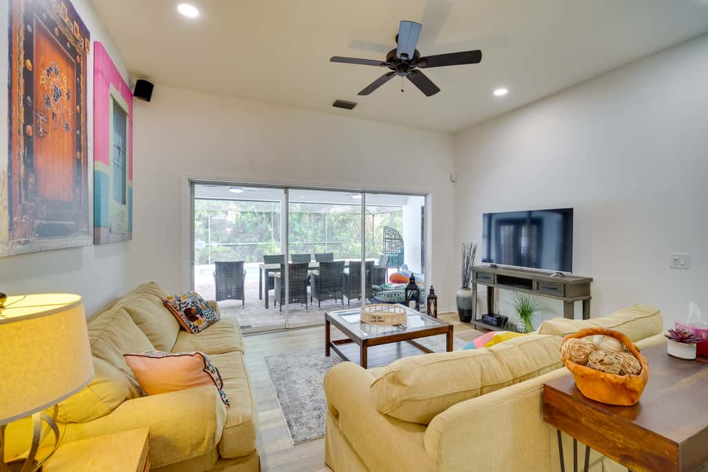 'Casa Blanco' Escape w/ Fire Pit in Sebastian!