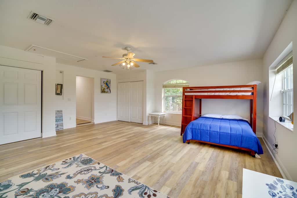 'Casa Blanco' Escape w/ Fire Pit in Sebastian!