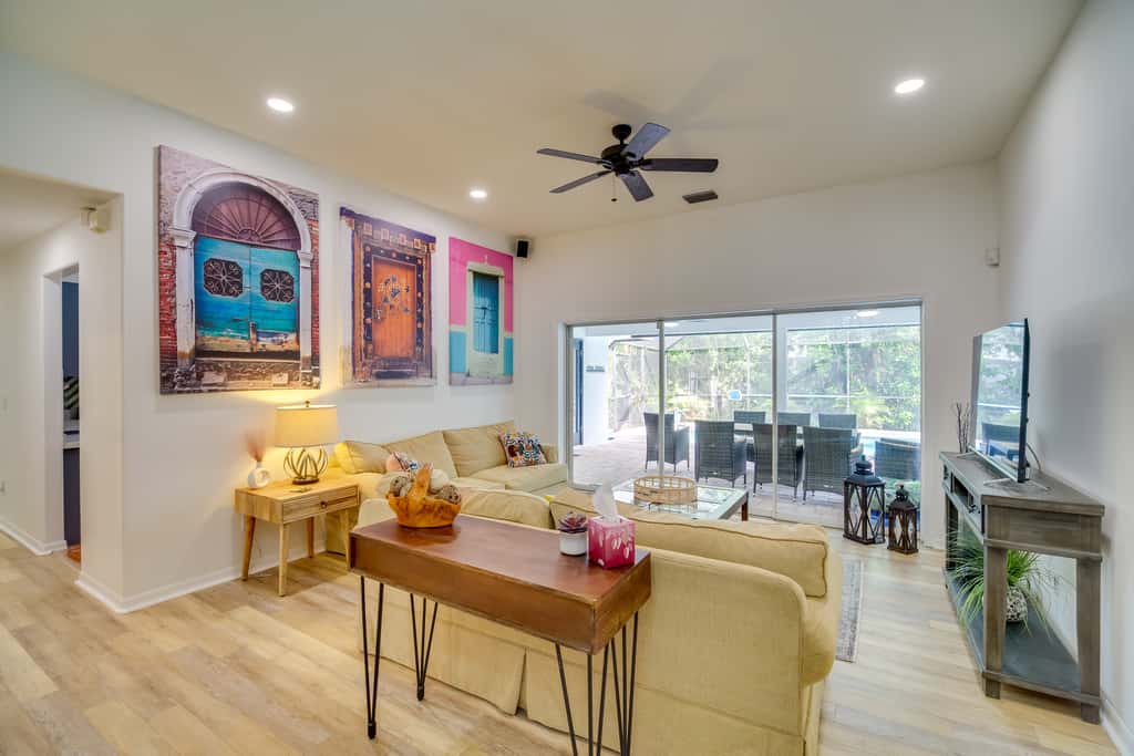 'Casa Blanco' Escape w/ Fire Pit in Sebastian!