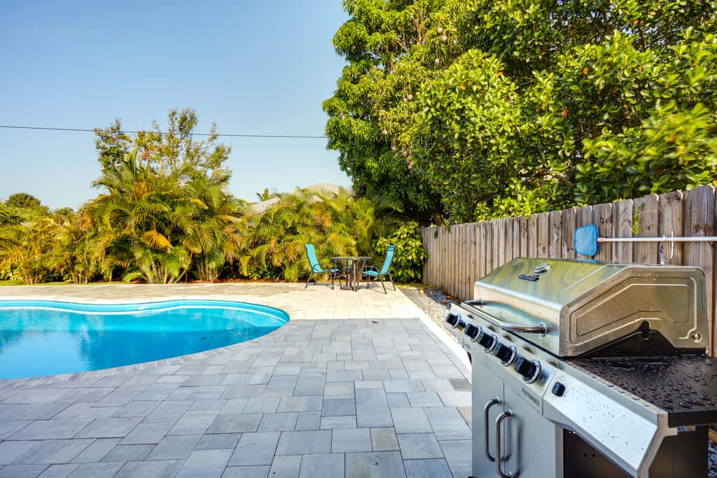 Florida Gem: Saltwater Pool By Beaches & Kayaking!