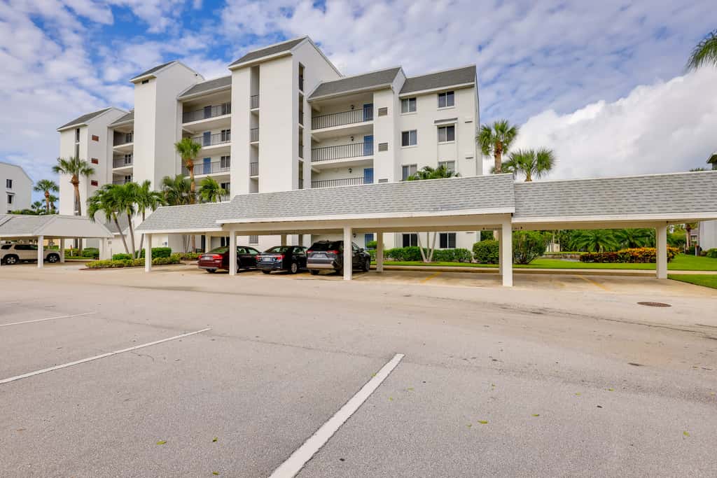Ocean Village Condo: 3 Pools, Hot Tub & Beach