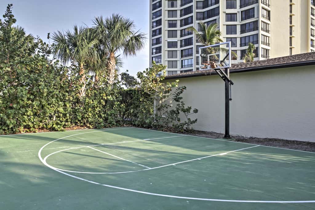 Ocean Village Condo: 3 Pools, Hot Tub & Beach