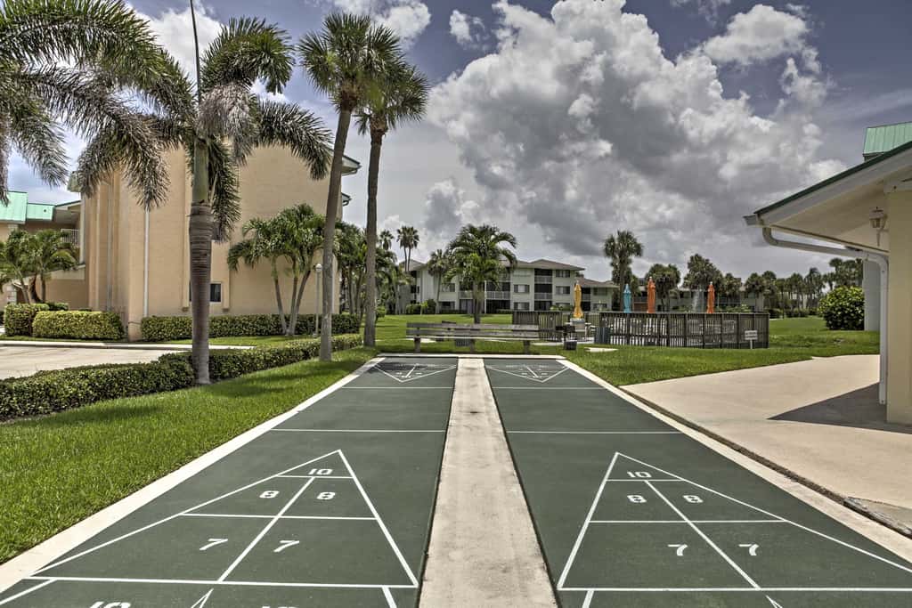 Ocean Village Condo: 3 Pools, Hot Tub & Beach