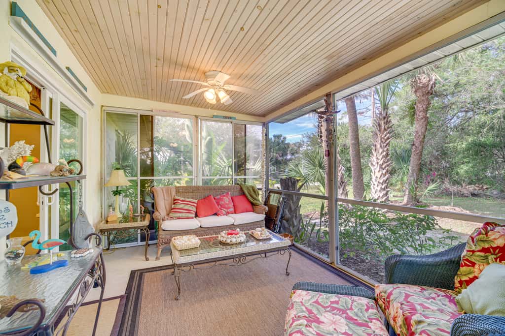 Sebastian Home w/ Screened Lanai: 8 Mi to Beach!