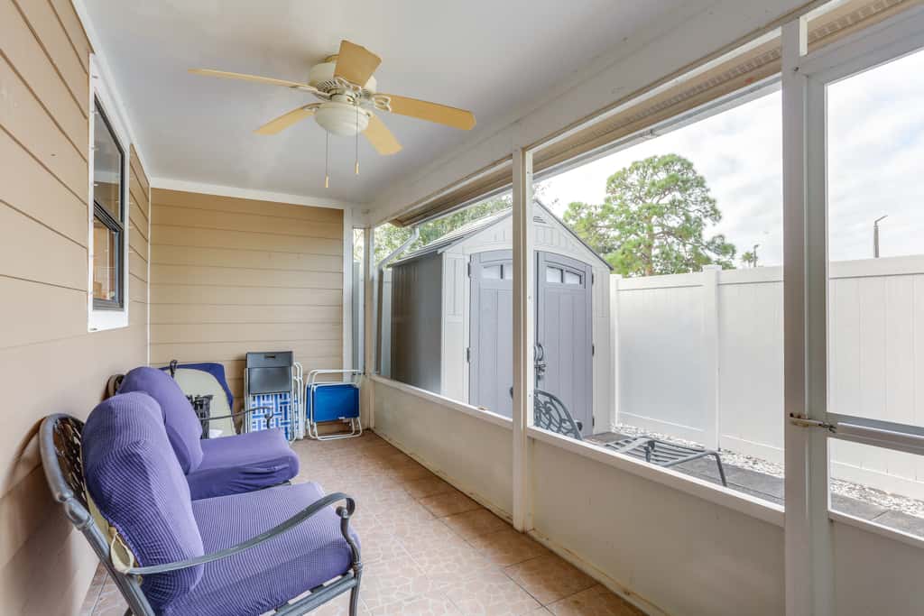 5 Mi to Beach: Jupiter Townhome w/ Pool Access