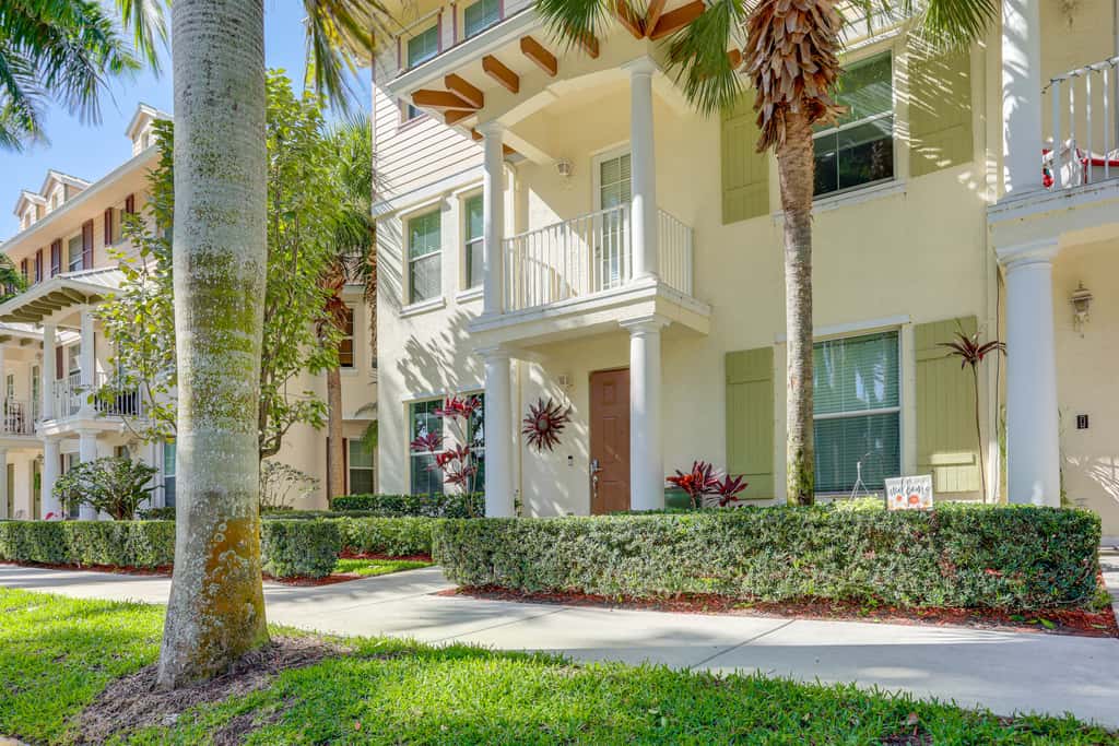 Pet-Friendly Studio: 6 Mi to Jupiter Beach Park!