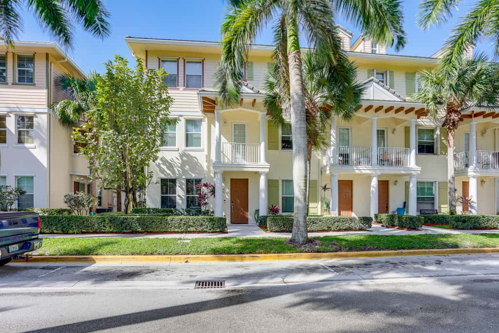 Pet-Friendly Studio: 6 Mi to Jupiter Beach Park!