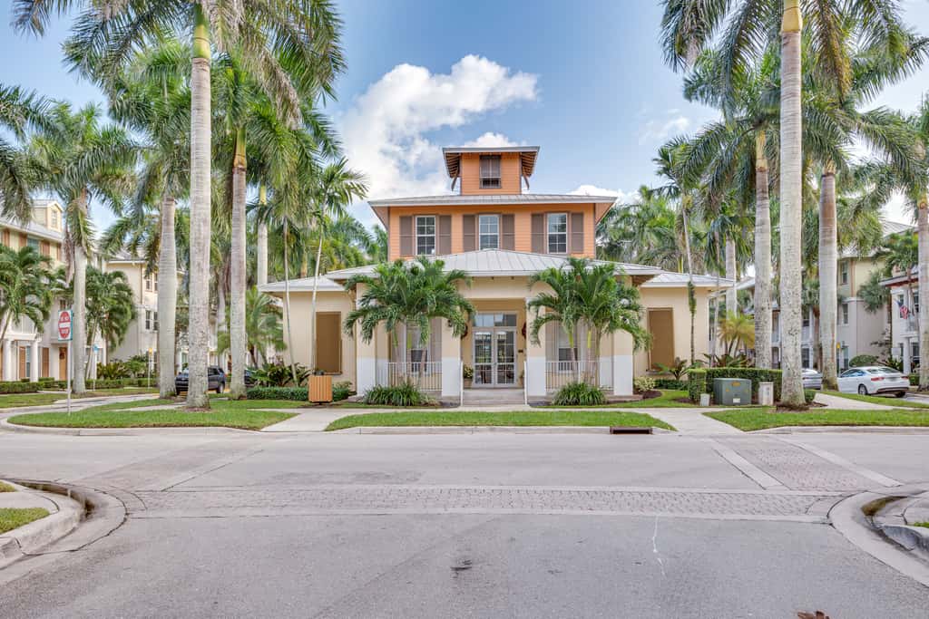 Pet-Friendly Studio: 6 Mi to Jupiter Beach Park!