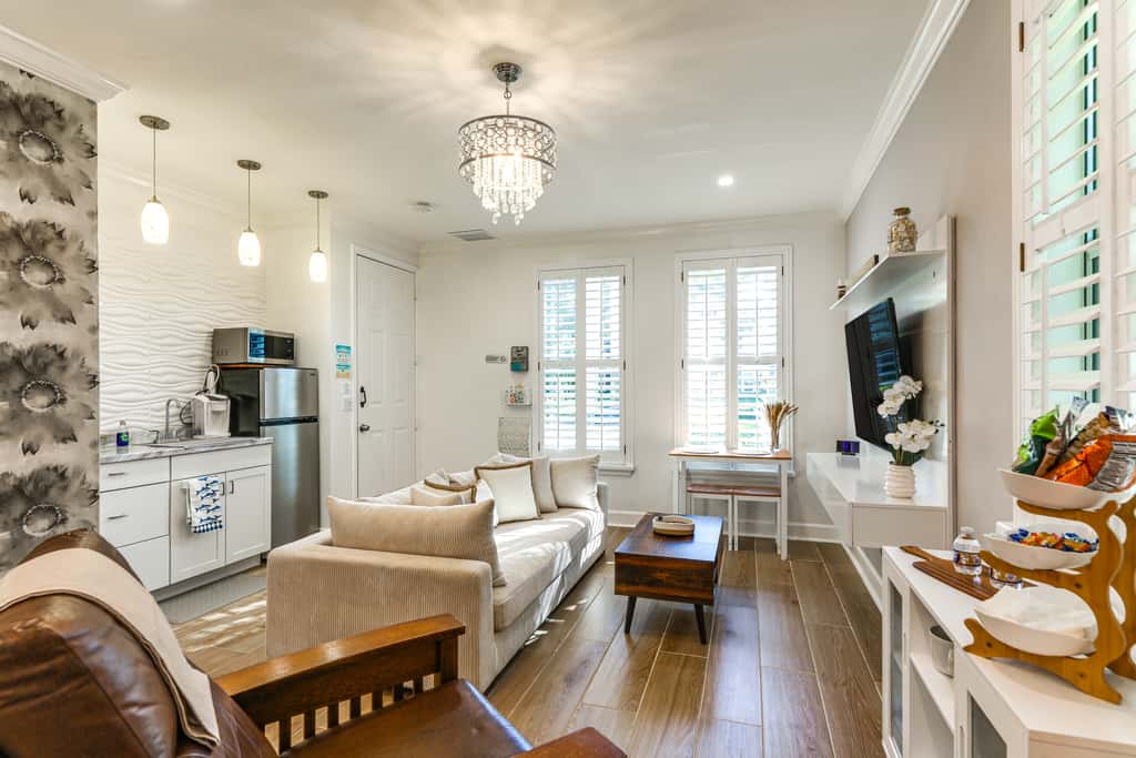 Pet-Friendly Studio: 6 Mi to Jupiter Beach Park!
