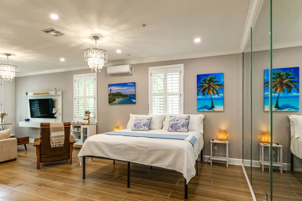 Pet-Friendly Studio: 6 Mi to Jupiter Beach Park!