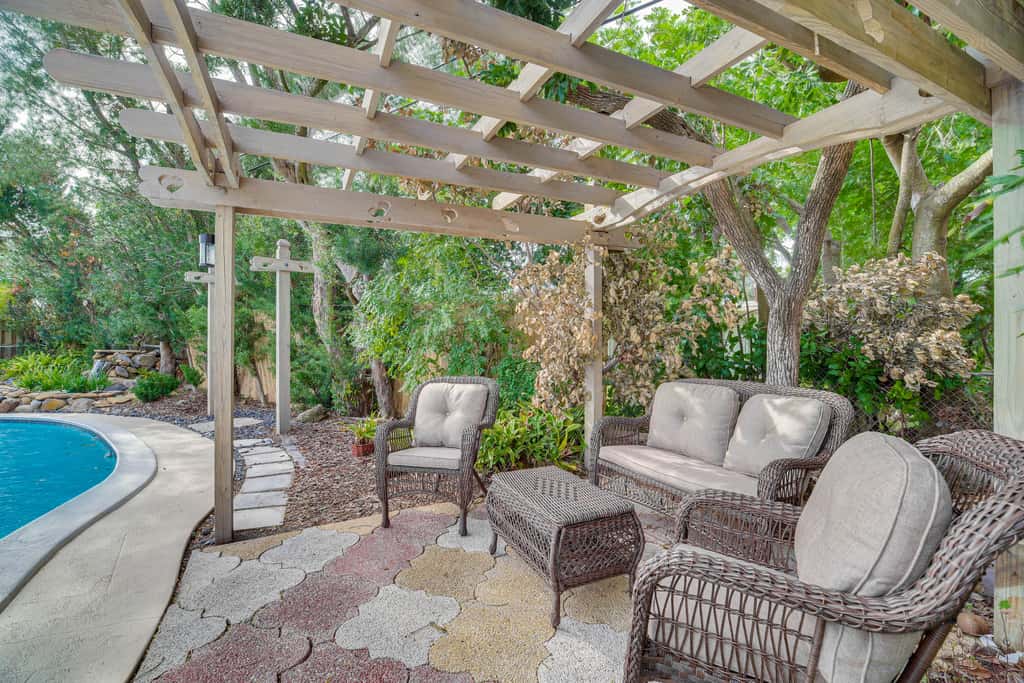 Poolside Paradise! Central Merritt Island Home