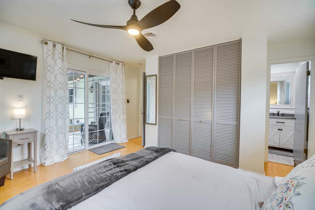 Poolside Paradise! Central Merritt Island Home