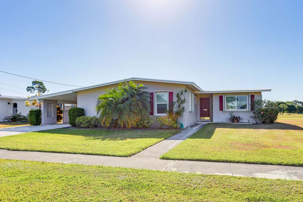 Sunny Port St Lucie Home: Lanai & Golf Course View
