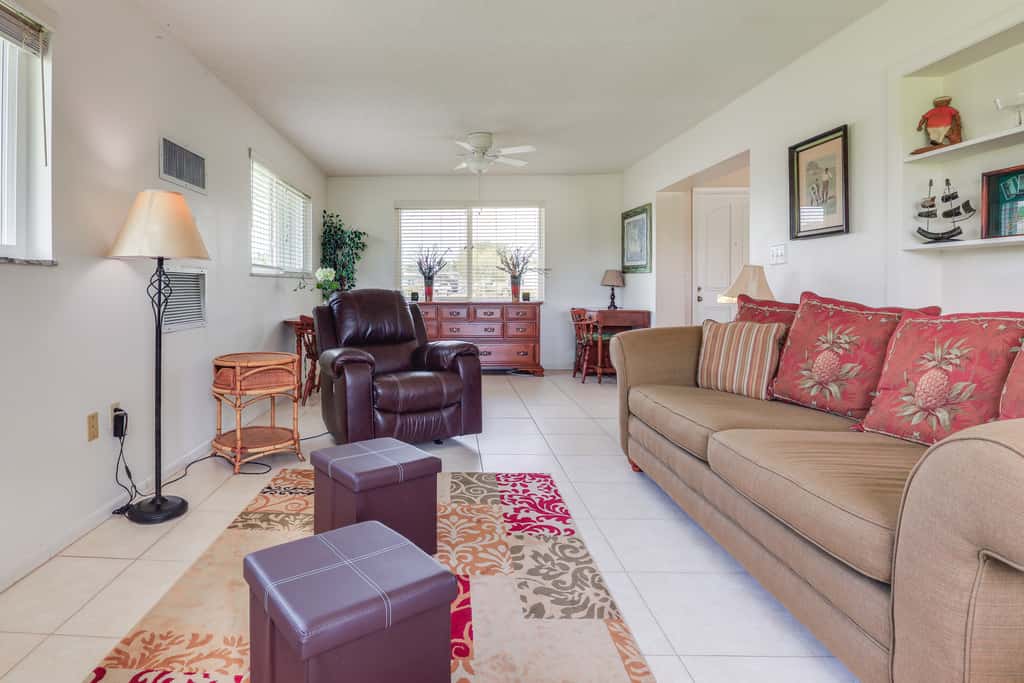 Sunny Port St Lucie Home: Lanai & Golf Course View