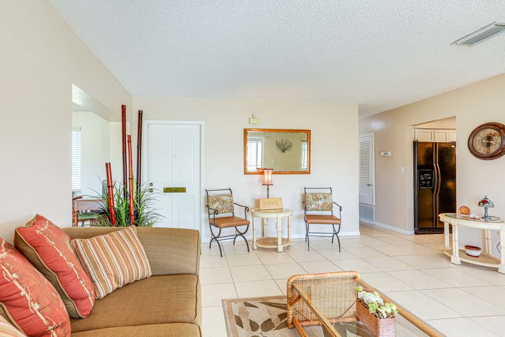 Sunny Port St Lucie Home: Lanai & Golf Course View