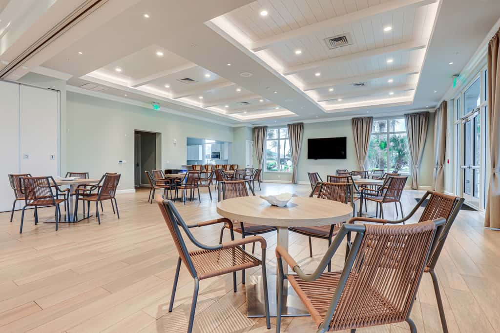 Fort Pierce Condo w/ Screened Porch: Walk to Beach