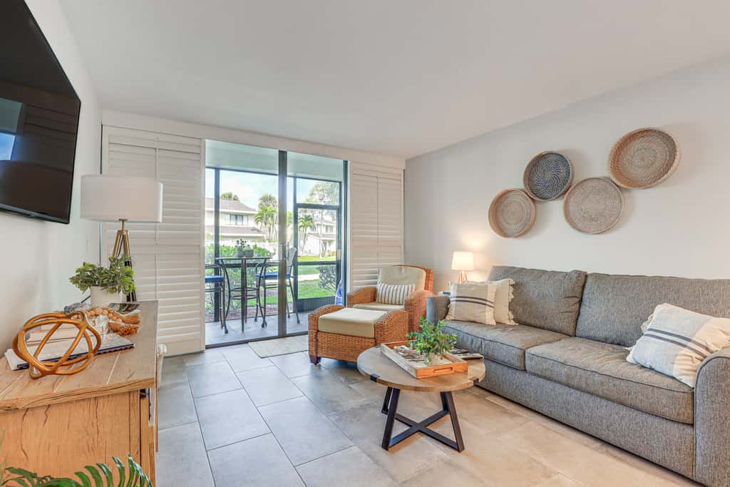 Fort Pierce Condo w/ Screened Porch: Walk to Beach