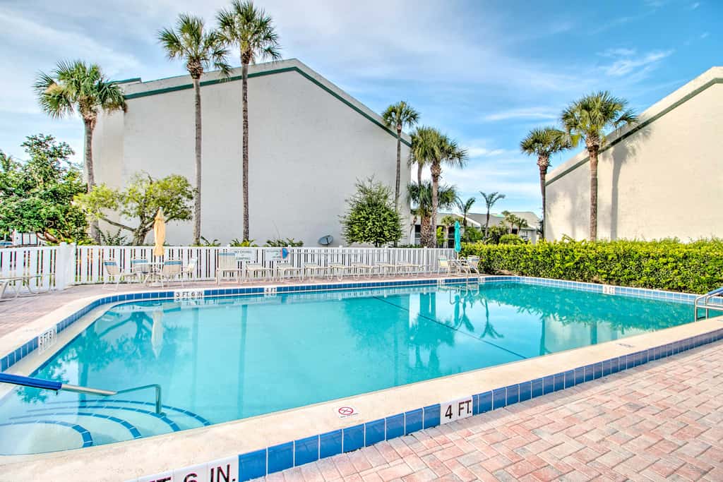 Pool, Golf & Beach Access: Fort Pierce Condo!