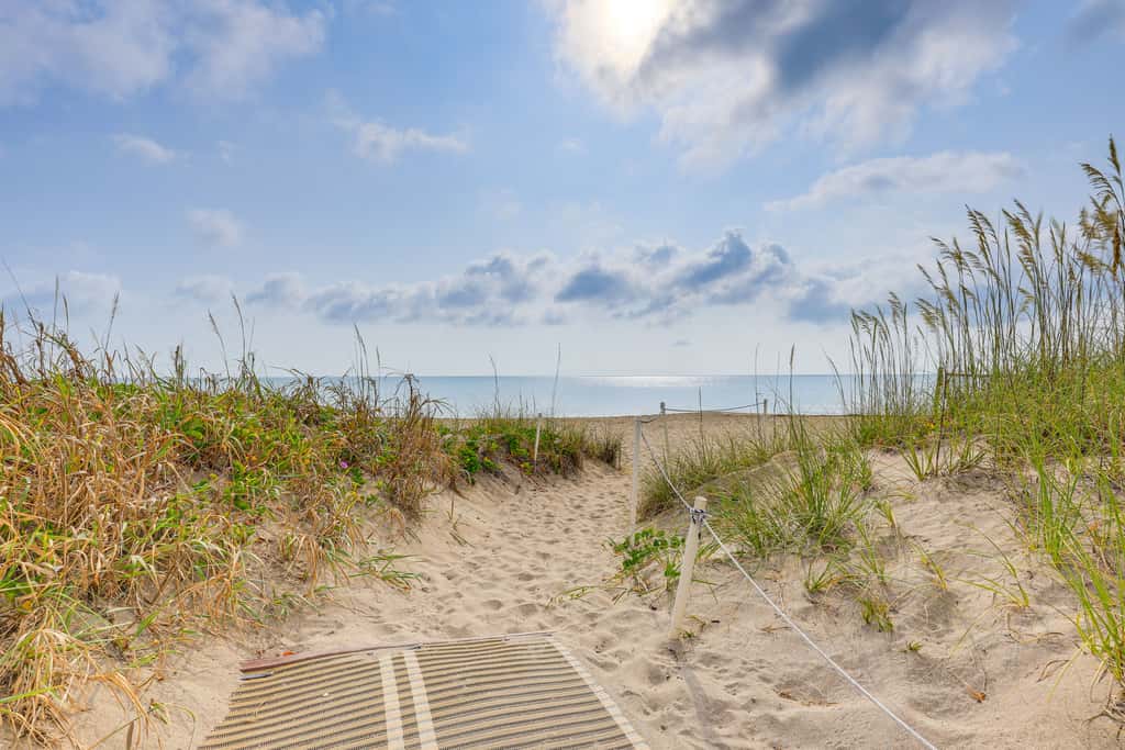 Pool, Golf & Beach Access: Fort Pierce Condo!