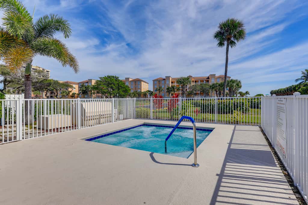 Pool, Golf & Beach Access: Fort Pierce Condo!