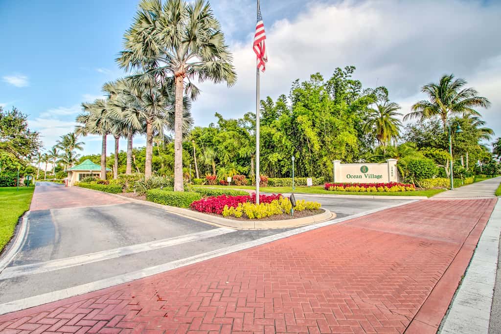 Pool, Golf & Beach Access: Fort Pierce Condo!