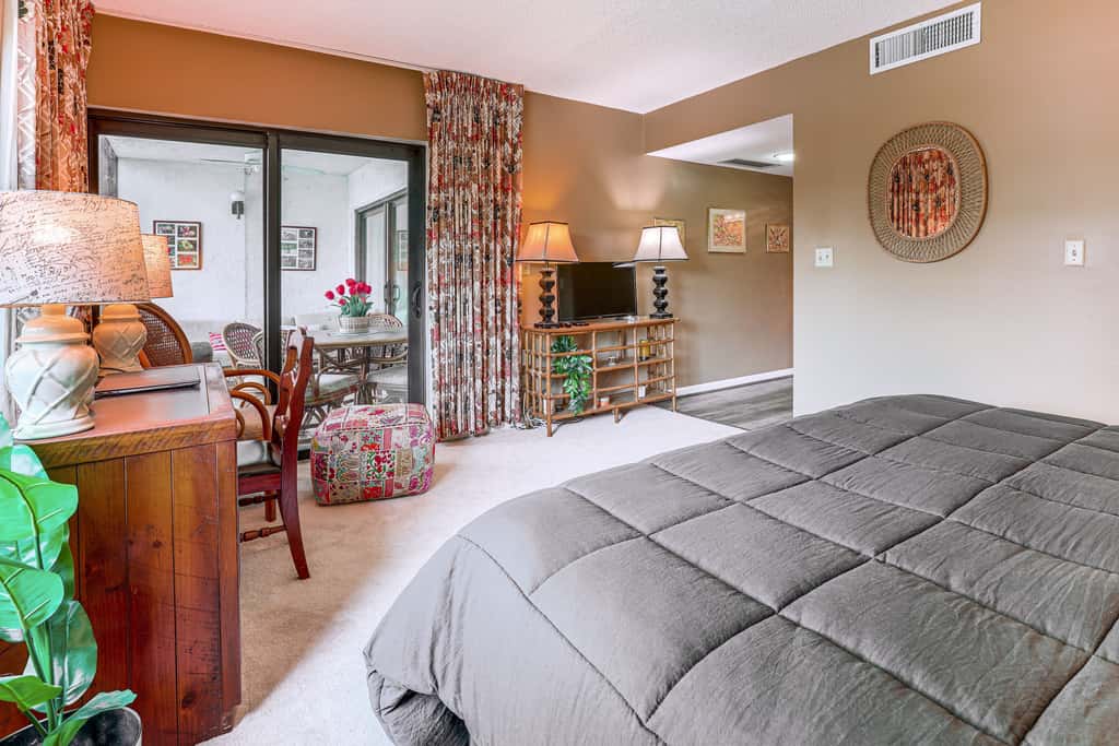 Condo w/ Patio & Resort Amenities in Fort Pierce!